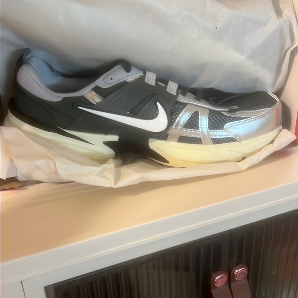 Nike Mens running shoes size 10 - Picture 2 of 5